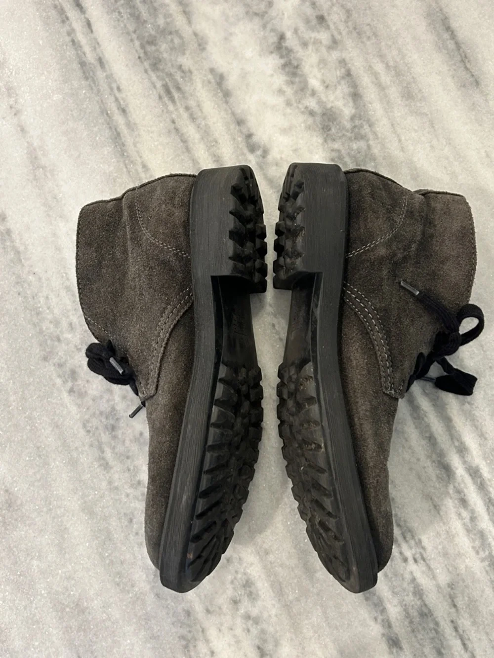 Frye & Co Men's Bowery Chukka Boots sz 10.5 Grey Suede